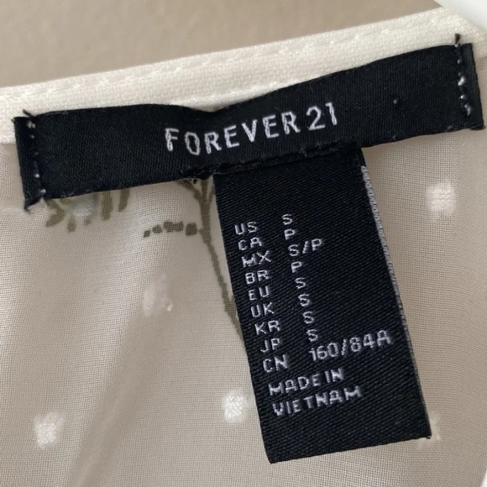 Forever 21 Floral Blouse - Picture 8 of 9